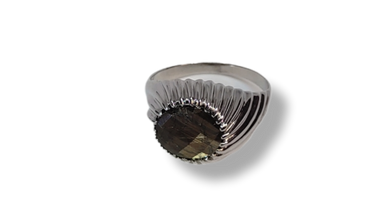 Men´s silver ring with 4.90 ct Gold Sheen Sapphire Ohararings