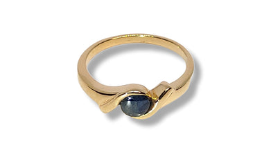 Women´s 14 k gold ring with 0.7 ct Gold Sheen Sapphire Ohararings