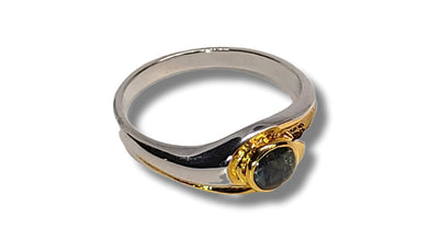 Women´s silver ring with 0.7 ct Gold Sheen Sapphire Ohararings