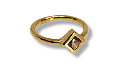 Women´s silver ring with 0.4 ct Gold Sheen Sapphire Ohararings