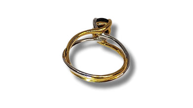 Women´s silver ring with 0.7 ct Gold Sheen Sapphire Ohararings