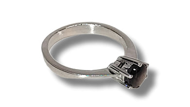 Women´s silver ring with 0.7 ct Gold Sheen Sapphire Ohararings